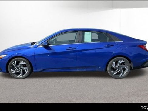 Used 2025 Hyundai Elantra Limited FWD image 5