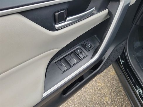 Used 2025 Toyota RAV4 XLE Premium image 14