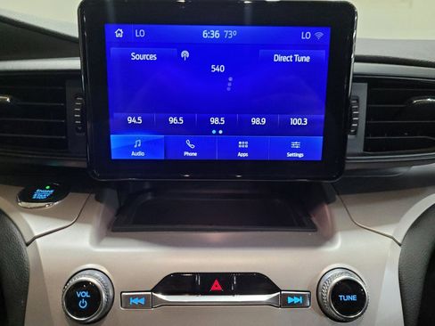 Used 2020 Ford Explorer XLT w/ Comfort Package AWD/4WD image 25