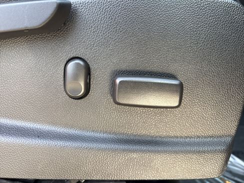 Used 2018 Chevrolet Colorado Z71 image 28