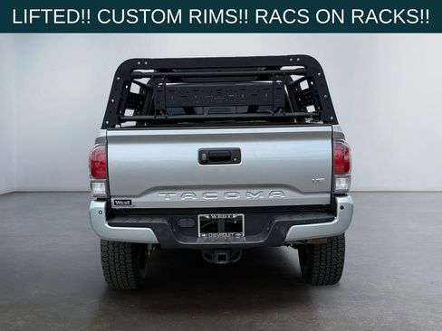 Used 2022 Toyota Tacoma TRD Sport w/ TRD Premium Sport Package image 4