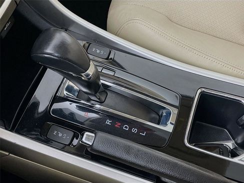 Used 2017 Honda Accord EX-L image 23