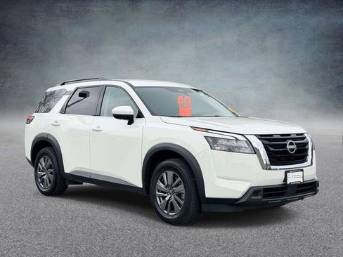 Used 2025 Nissan Pathfinder SV AWD/4WD image 1
