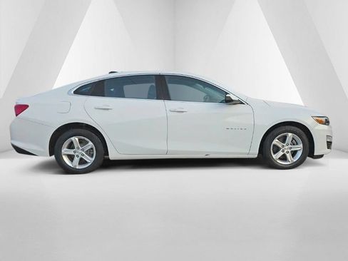 Used 2022 Chevrolet Malibu LS w/ Driver Confidence Package II FWD image 4