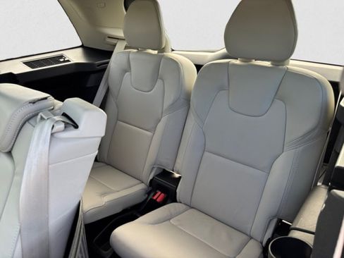 Used 2023 Volvo XC90 B6 Ultimate w/ Protection Package AWD/4WD image 19
