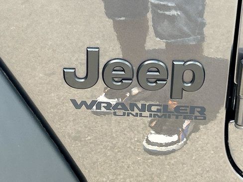 Used 2022 Jeep Wrangler Unlimited Sport AWD/4WD image 12