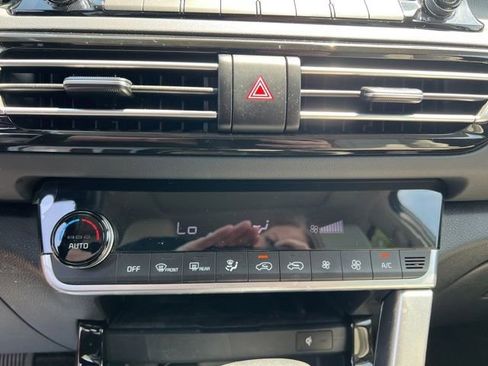 Certified 2023 Kia Seltos SX w/ SX Sunroof Package AWD/4WD image 24