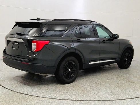 Used 2023 Ford Explorer XLT image 8