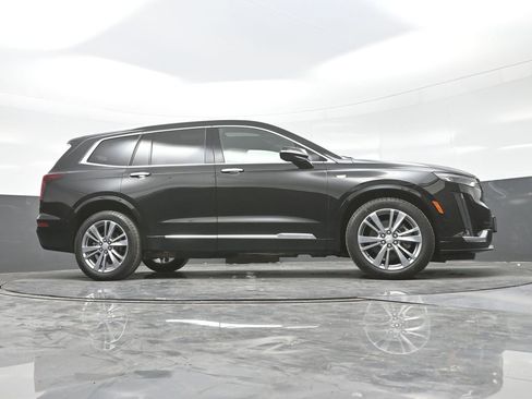 Certified 2025 Cadillac XT6 Premium Luxury w/ Platinum Package image 32