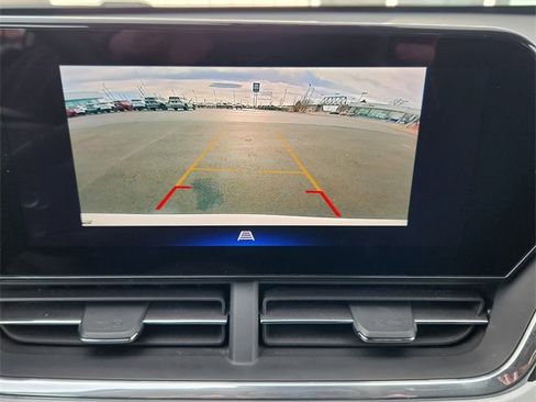 Used 2025 Chevrolet Trax LT image 28