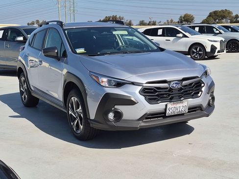 Used 2024 Subaru Crosstrek 2.0i Premium AWD/4WD image 3