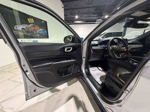 Used 2022 Jeep Compass Latitude w/ Sun and Sound Group FWD image 19