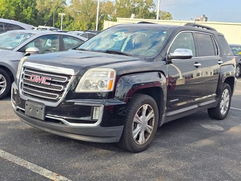 Used 2017 GMC Terrain SLE w/ Chrome Edition FWD image 3