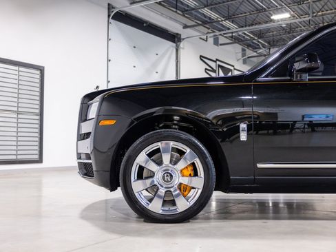 Used 2022 Rolls-Royce Cullinan AWD/4WD image 11