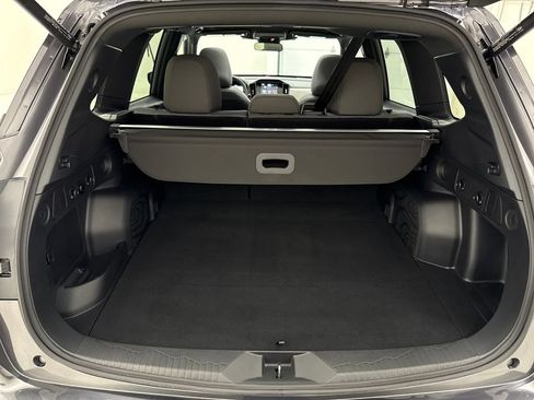 Used 2025 Subaru Forester Premium AWD/4WD image 29