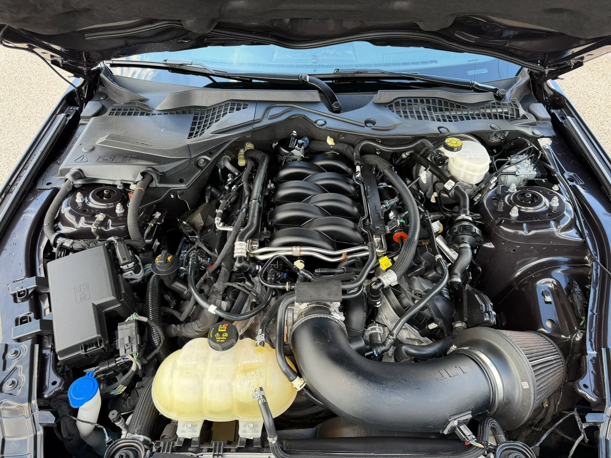 Used 2022 Ford Mustang GT Premium w/ Equipment Group 401A RWD image 37