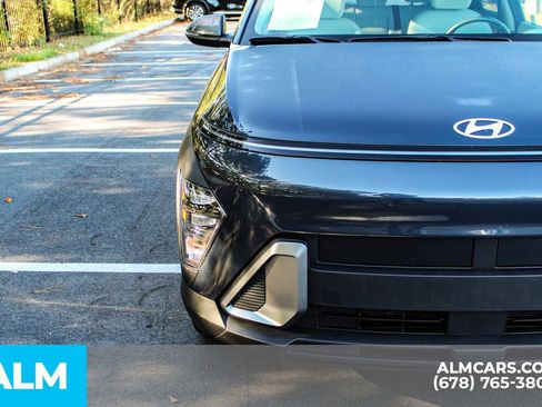Used 2025 Hyundai Kona SEL image 12