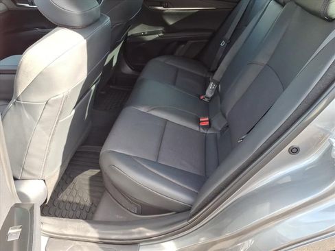 Used 2026 Toyota Camry XLE image 15