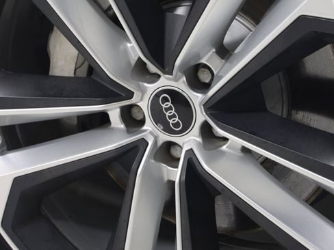 Used 2021 Audi Q7 3.0T Prestige w/ Prestige Package image 18