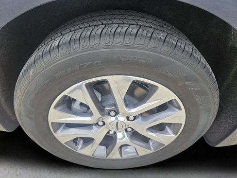 Used 2025 Chrysler Pacifica Pinnacle image 56