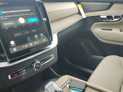 New 2026 Volvo XC90 B6 Plus image 24