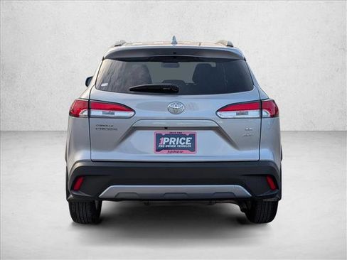 Used 2024 Toyota Corolla Cross LE image 7