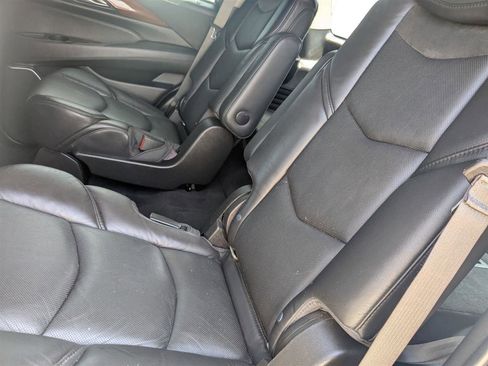 Used 2017 Cadillac Escalade Luxury image 31