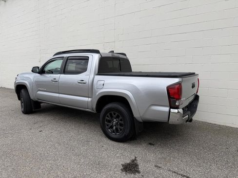 Used 2022 Toyota Tacoma SR5 image 2