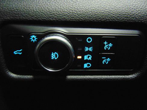 Used 2023 Ford Explorer XLT w/ Equipment Group 202A image 15