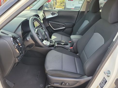 Certified 2023 Kia Soul S image 19