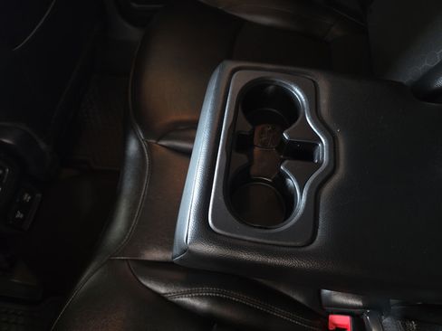Used 2019 Jeep Compass Latitude w/ Cold Weather Group AWD/4WD image 28