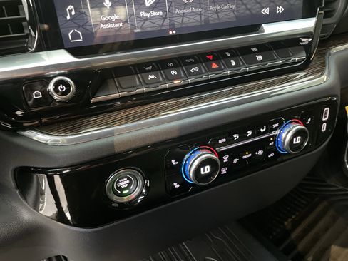 Used 2024 GMC Sierra 1500 Elevation image 31