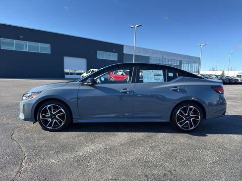 New 2025 Nissan Sentra SR image 6