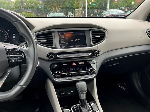 Used 2019 Hyundai Ioniq SEL FWD image 6