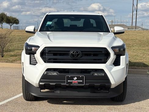 New 2026 Toyota Tacoma SR5 image 3