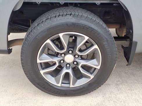 Used 2020 Chevrolet Silverado 1500 LT w/ Texas Edition image 13