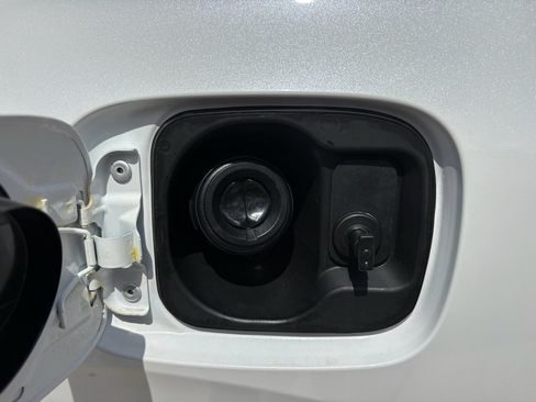 Certified 2026 Honda HR-V EX-L image 31