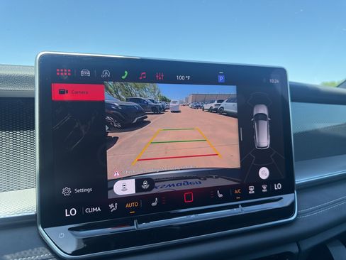 New 2026 Volkswagen Tiguan SE R-Line FWD image 18