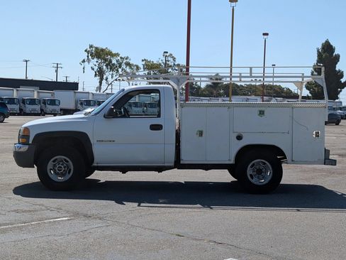 Used 2003 GMC Sierra 2500 2WD Regular Cab image 5
