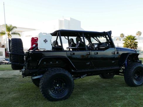 Used 2013 Jeep Wrangler Unlimited Rubicon w/ Dual Top Group image 8