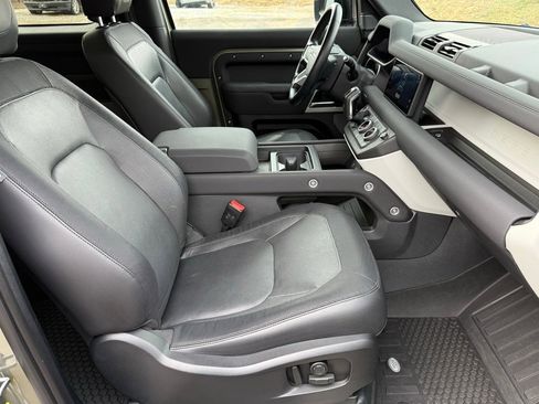 Certified 2023 Land Rover Defender 90 X-Dynamic SE image 13
