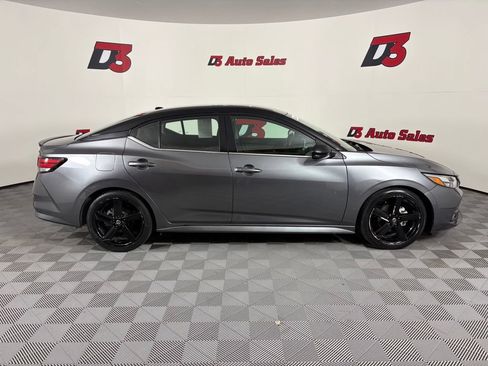 Used 2023 Nissan Sentra SR w/ Midnight Edition Package FWD image 8