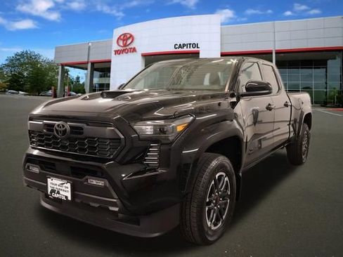 Certified 2025 Toyota Tacoma TRD Sport AWD/4WD image 7
