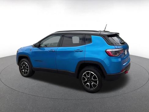 Used 2025 Jeep Compass Trailhawk AWD/4WD image 10