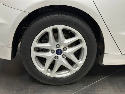 Used 2014 Ford Fusion SE w/ Equipment Group 202A image 24