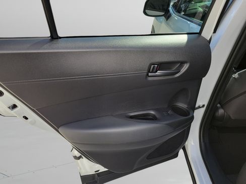 Used 2022 Toyota Corolla Cross LE FWD image 11