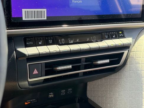 Used 2025 Toyota Camry XLE w/ Premium Plus Package FWD image 10