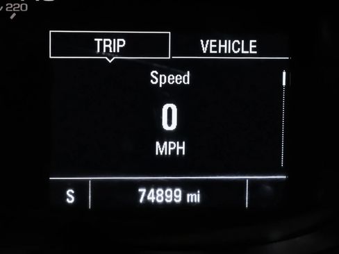 Used 2022 Chevrolet Trax LT w/ LT Convenience Package AWD/4WD image 17