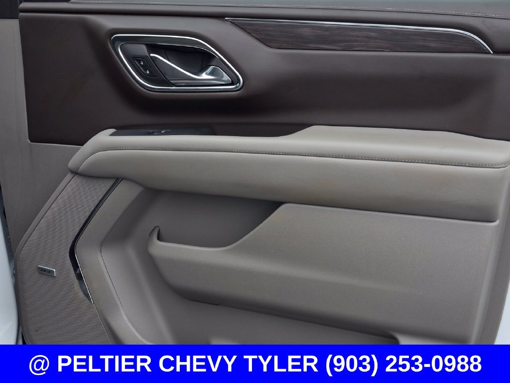 Used 2024 Chevrolet Tahoe Z71 w/ Luxury Package AWD/4WD image 14