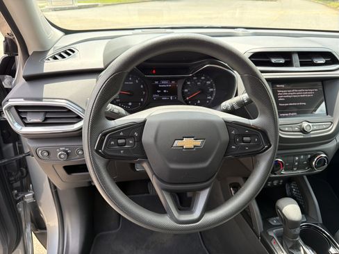 Used 2023 Chevrolet TrailBlazer LT FWD image 22